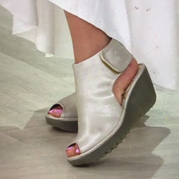 fly london yone sandals